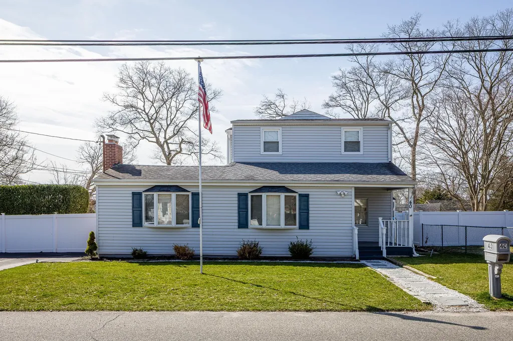 40 Fry Boulevard Patchogue NY 11772