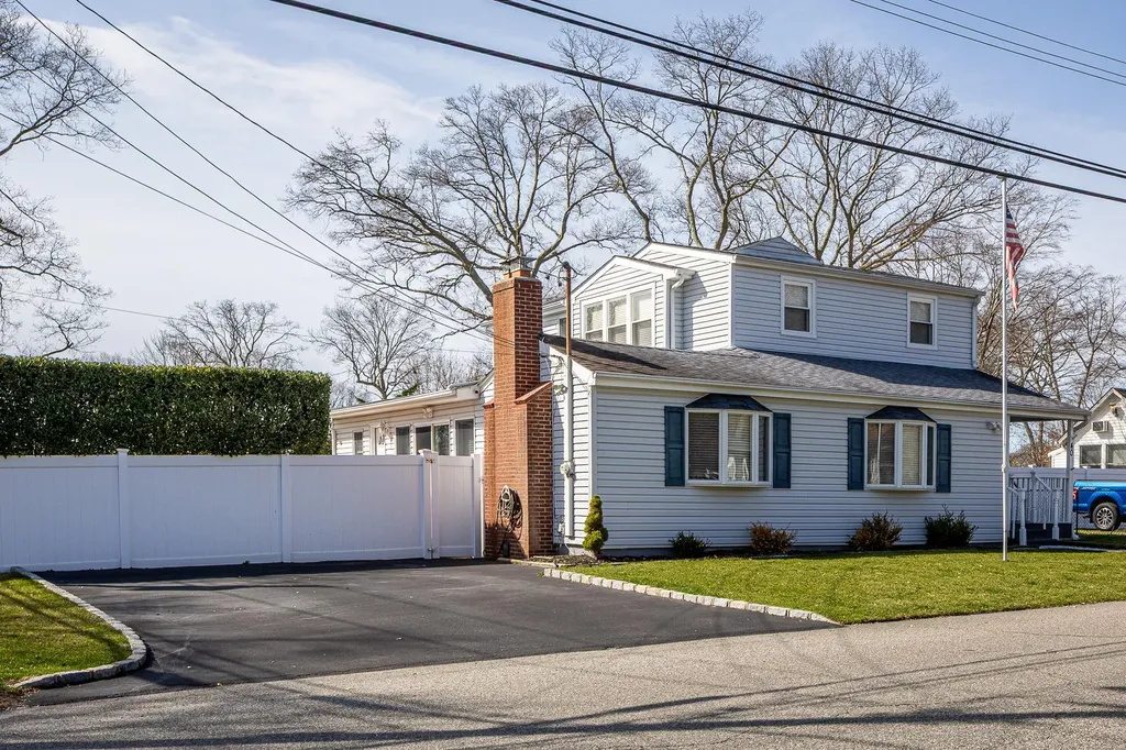 40 Fry Boulevard Patchogue NY 11772