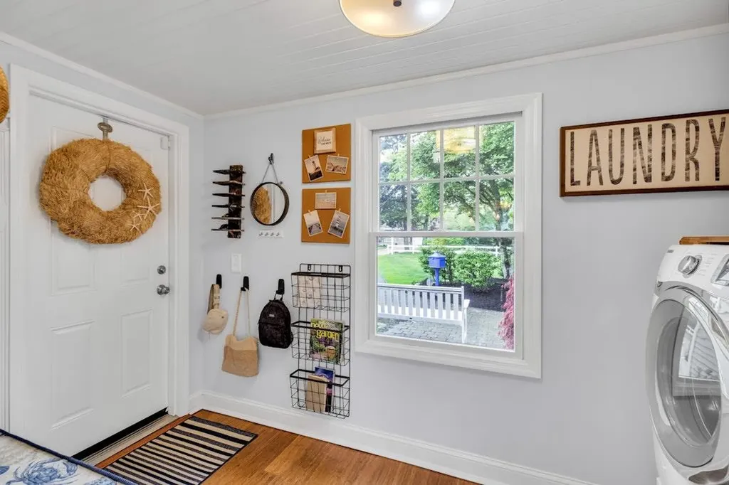 54 Middle Road Blue Point NY 11715