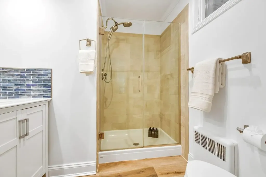 54 Middle Road Blue Point NY 11715