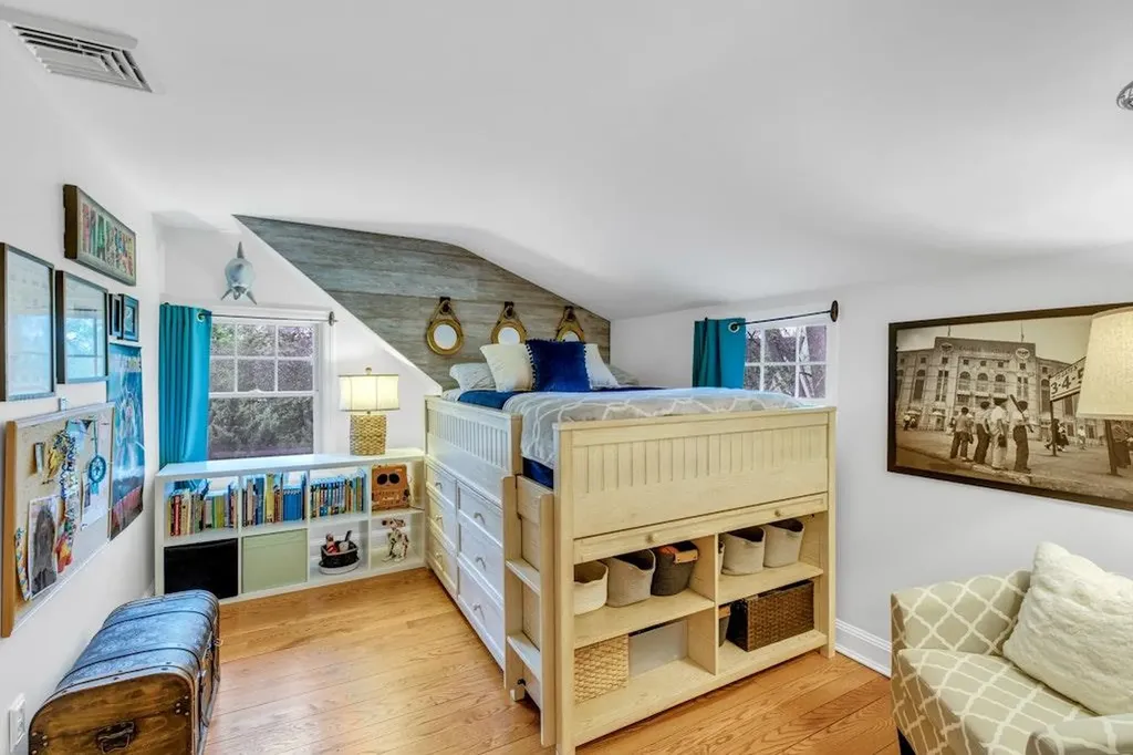 54 Middle Road Blue Point NY 11715