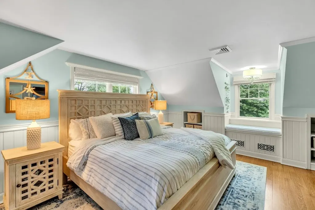 54 Middle Road Blue Point NY 11715