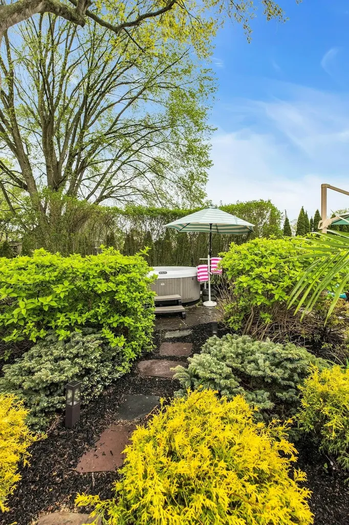 54 Middle Road Blue Point NY 11715