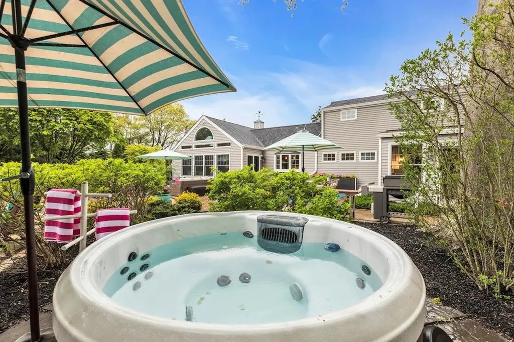54 Middle Road Blue Point NY 11715