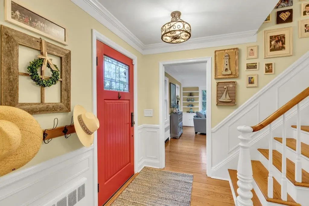 54 Middle Road Blue Point NY 11715