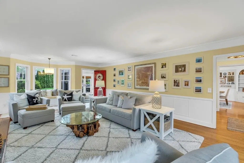 54 Middle Road Blue Point NY 11715