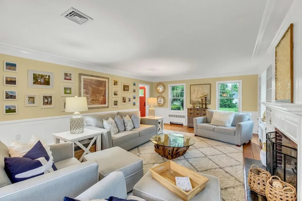 54 Middle Road Blue Point NY 11715
