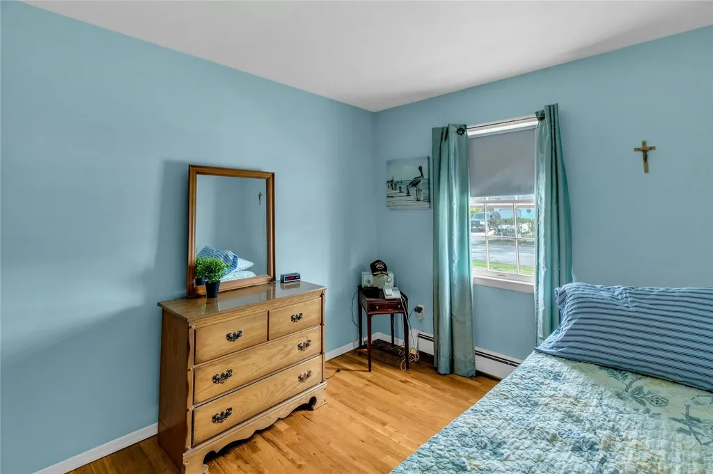 12 Harvard Drive Hampton Bays NY 11946