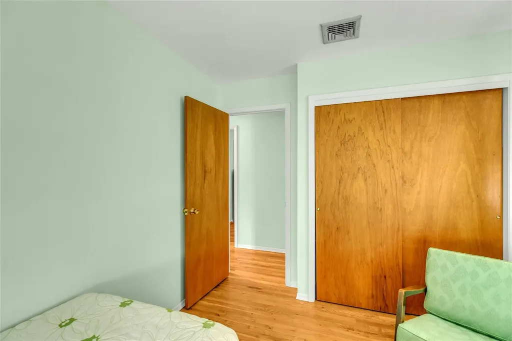 12 Harvard Drive Hampton Bays NY 11946