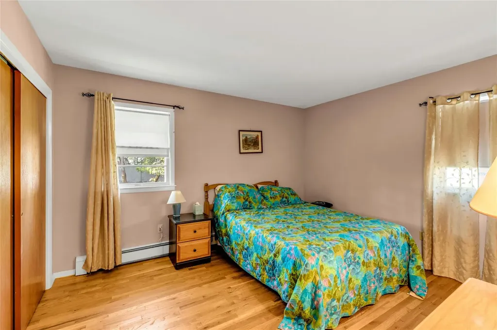 12 Harvard Drive Hampton Bays NY 11946