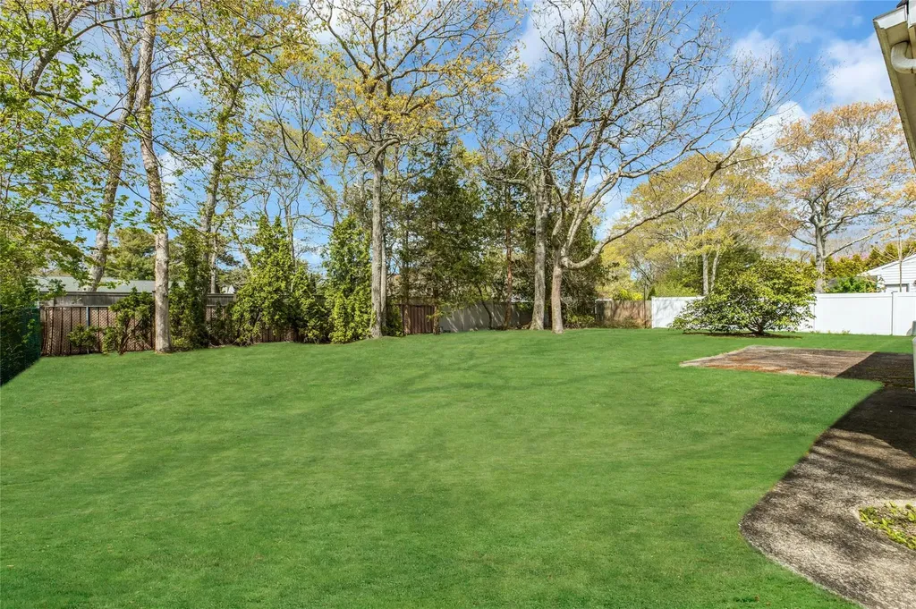 12 Harvard Drive Hampton Bays NY 11946