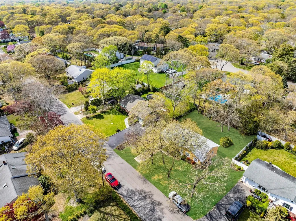 12 Harvard Drive Hampton Bays NY 11946
