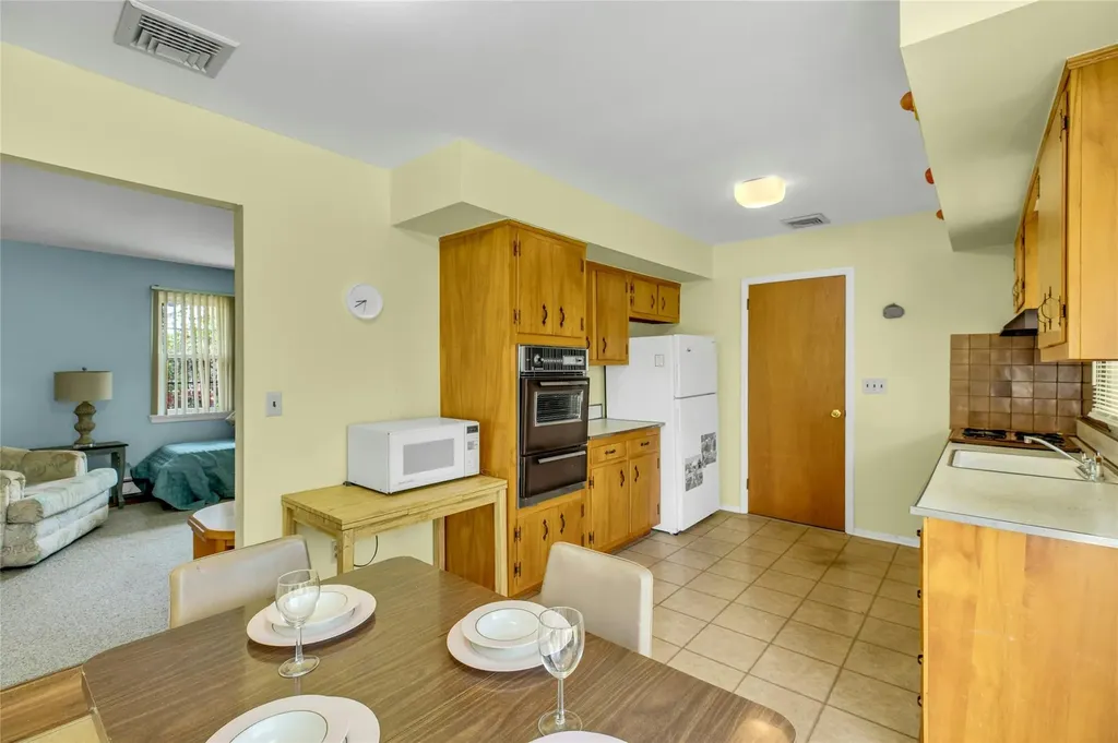 12 Harvard Drive Hampton Bays NY 11946