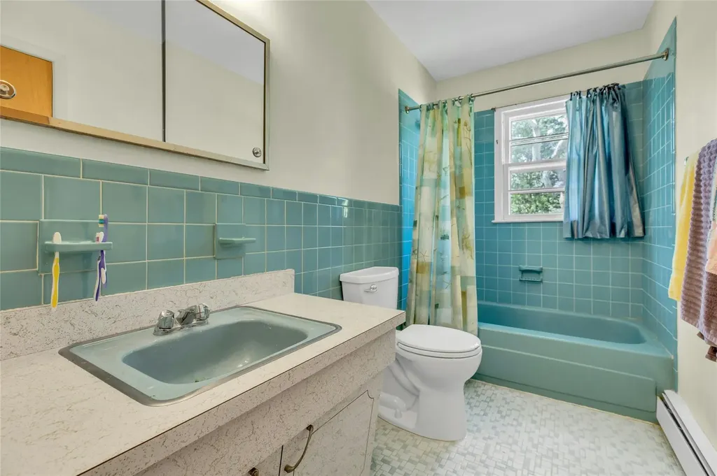 12 Harvard Drive Hampton Bays NY 11946