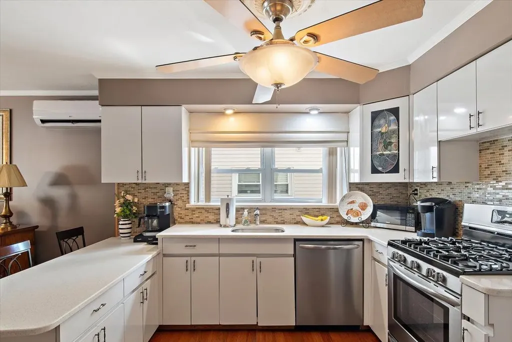 2812 Harding Avenue Bronx NY 10465