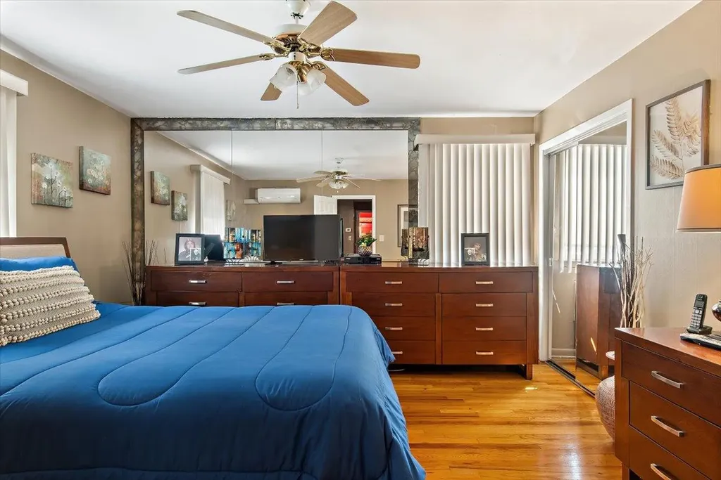 2812 Harding Avenue Bronx NY 10465