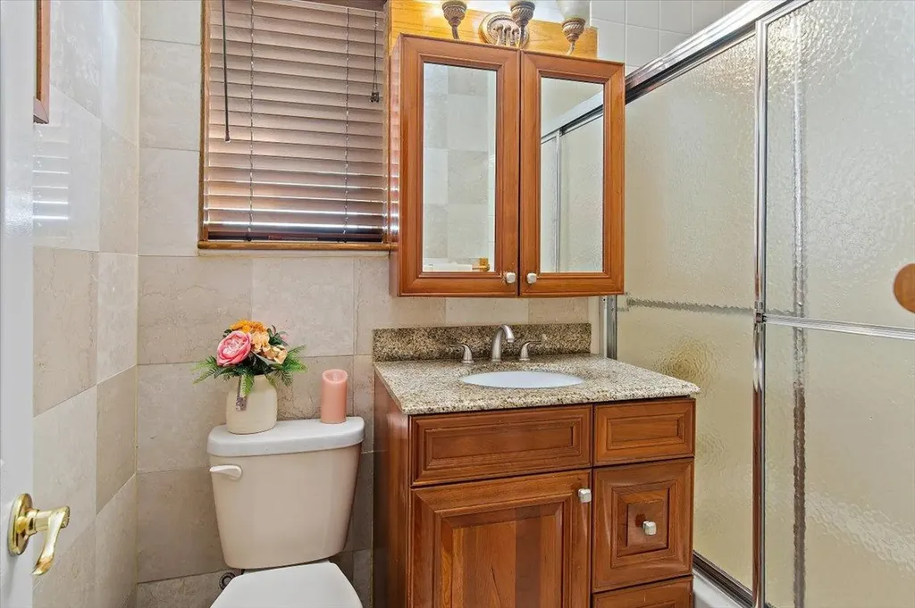 2812 Harding Avenue Bronx NY 10465