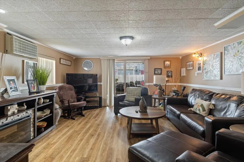 2812 Harding Avenue Bronx NY 10465