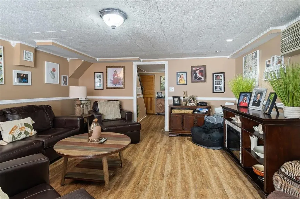 2812 Harding Avenue Bronx NY 10465