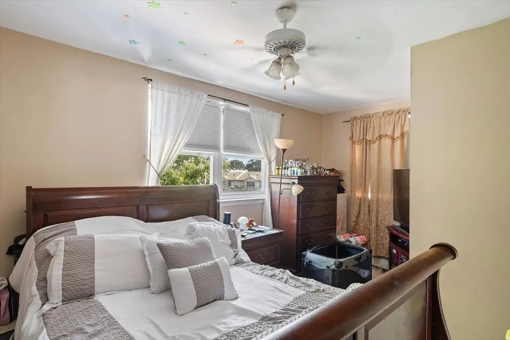 2812 Harding Avenue Bronx NY 10465