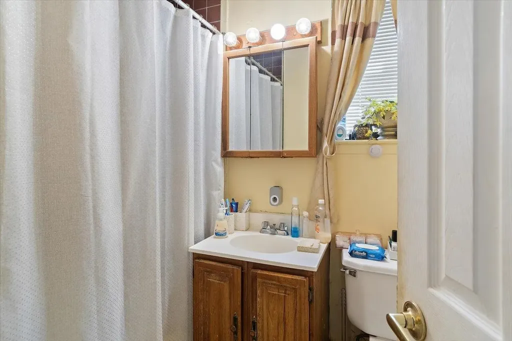 2812 Harding Avenue Bronx NY 10465