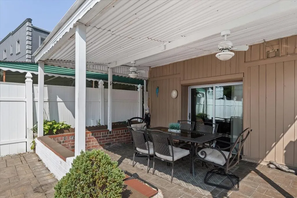 2812 Harding Avenue Bronx NY 10465