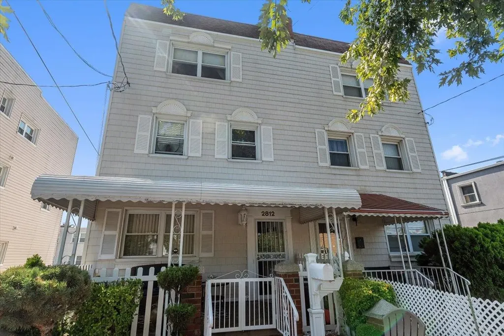 2812 Harding Avenue Bronx NY 10465