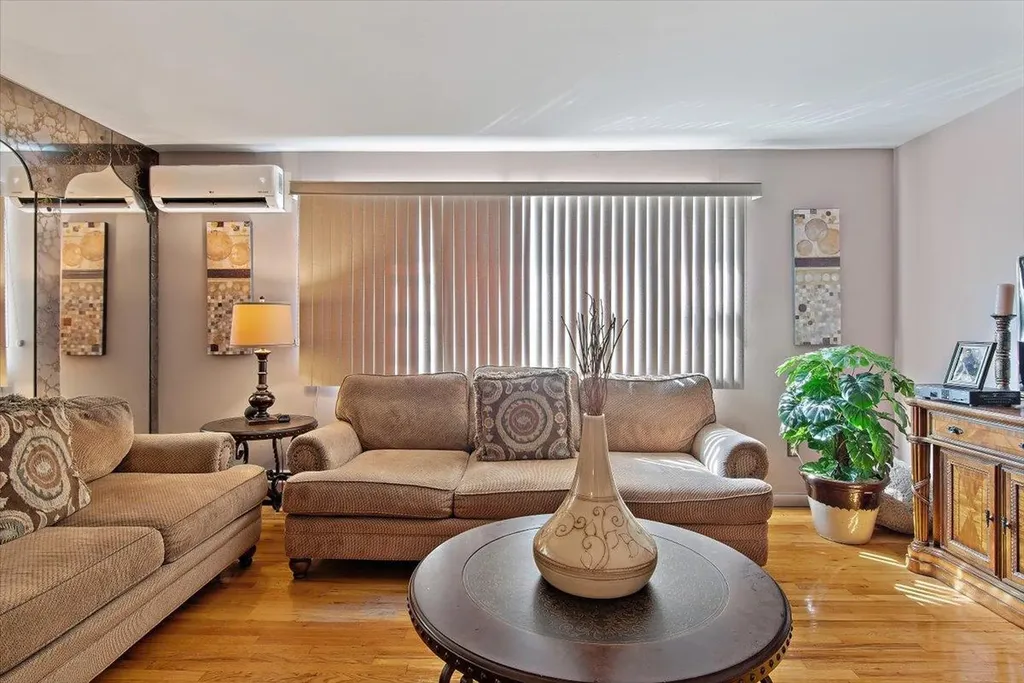 2812 Harding Avenue Bronx NY 10465