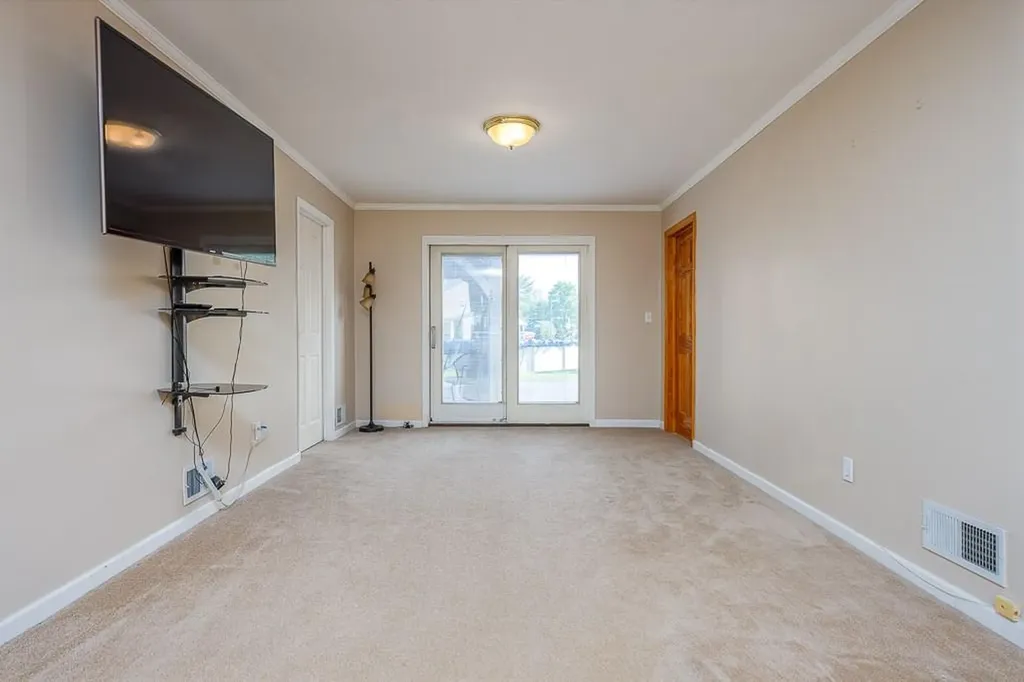 28 Strawberry Place Pearl River NY 10965