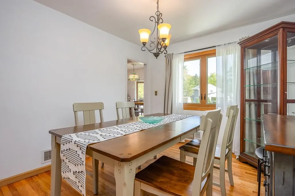 28 Strawberry Place Pearl River NY 10965