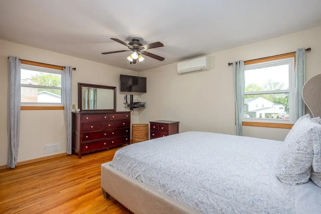 28 Strawberry Place Pearl River NY 10965
