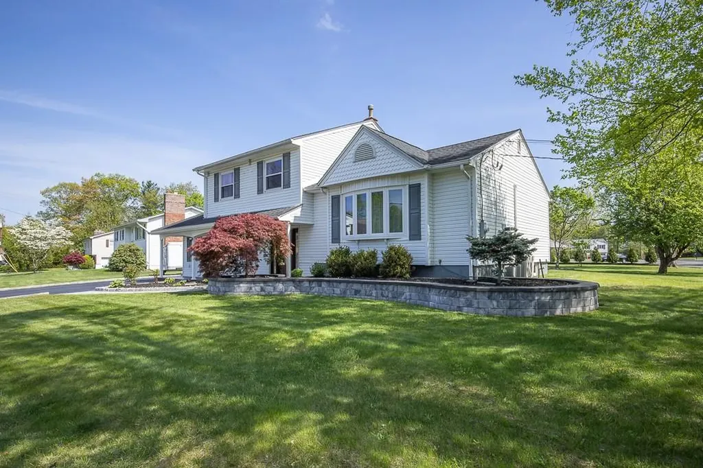 28 Strawberry Place Pearl River NY 10965