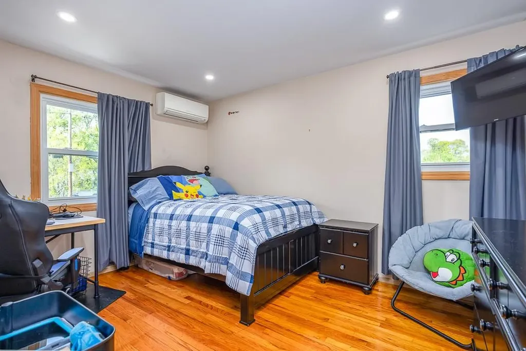 28 Strawberry Place Pearl River NY 10965