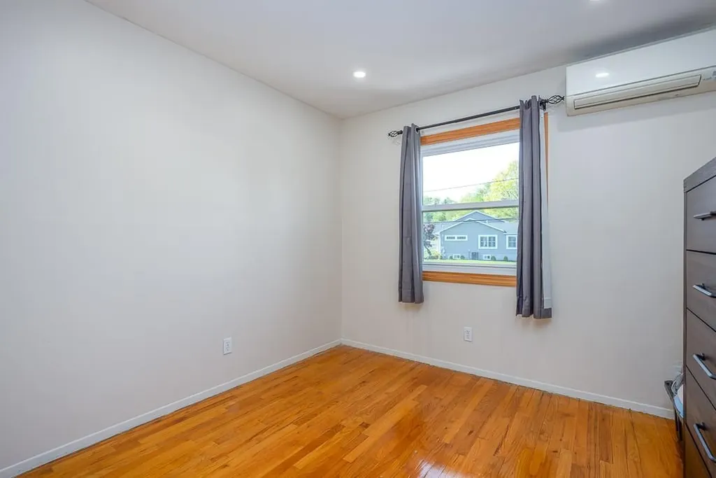 28 Strawberry Place Pearl River NY 10965