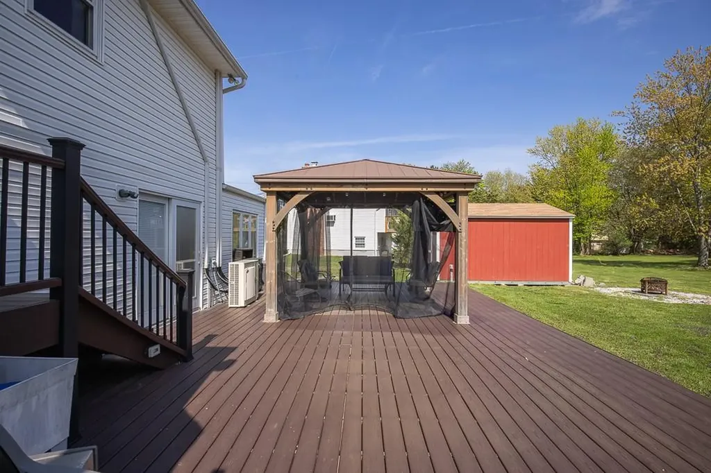 28 Strawberry Place Pearl River NY 10965