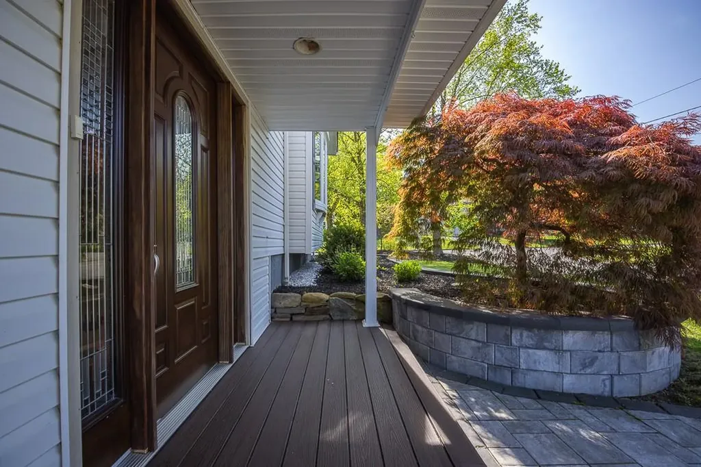 28 Strawberry Place Pearl River NY 10965