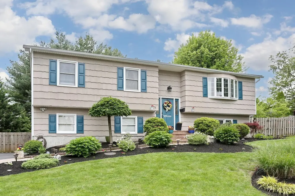 78 S Lilburn Drive Garnerville NY 10923