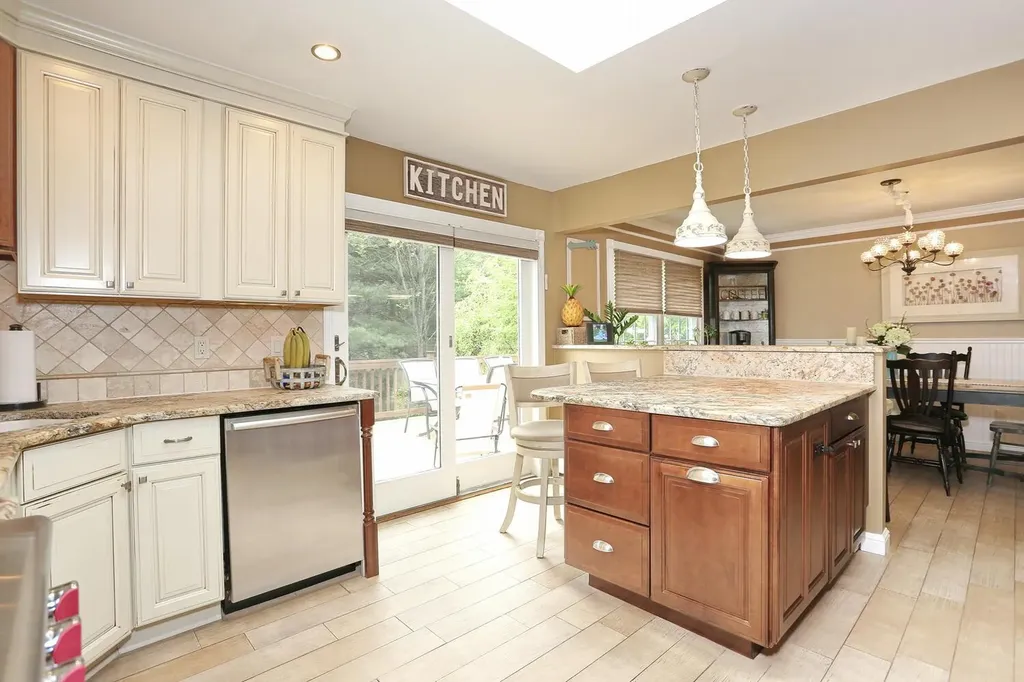 78 S Lilburn Drive Garnerville NY 10923