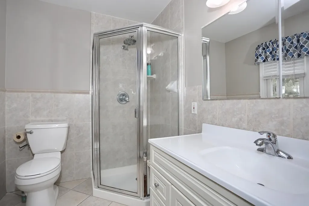 78 S Lilburn Drive Garnerville NY 10923