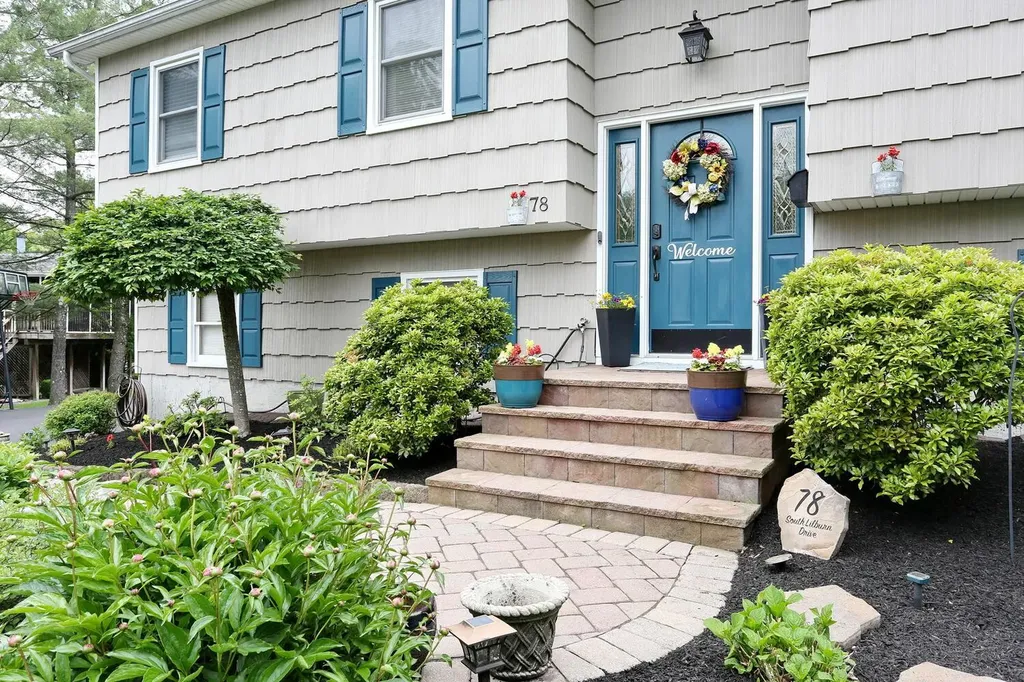78 S Lilburn Drive Garnerville NY 10923
