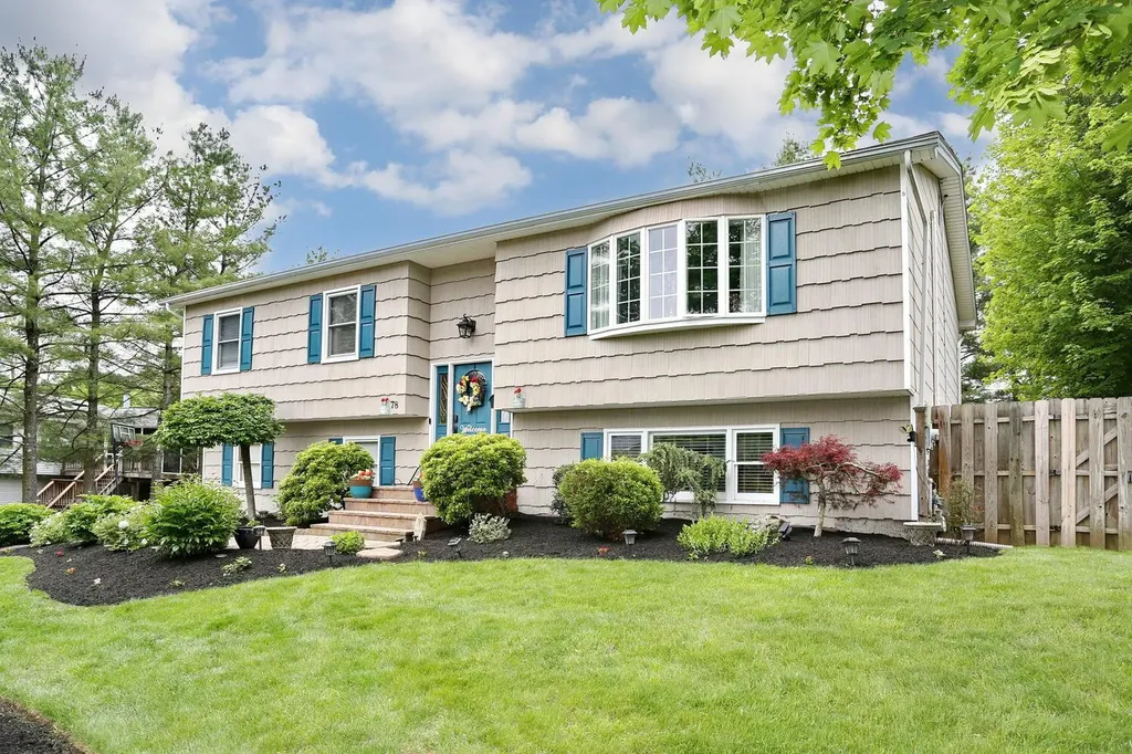 78 S Lilburn Drive Garnerville NY 10923