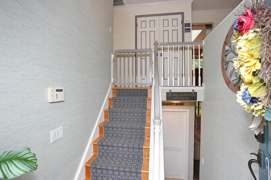 78 S Lilburn Drive Garnerville NY 10923