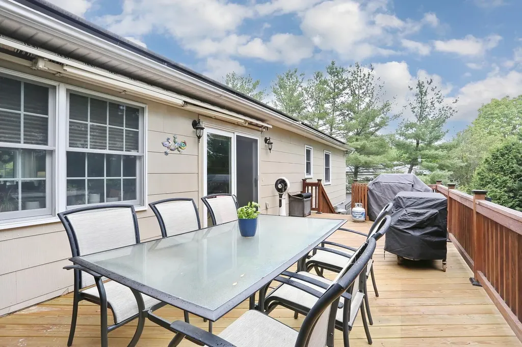 78 S Lilburn Drive Garnerville NY 10923