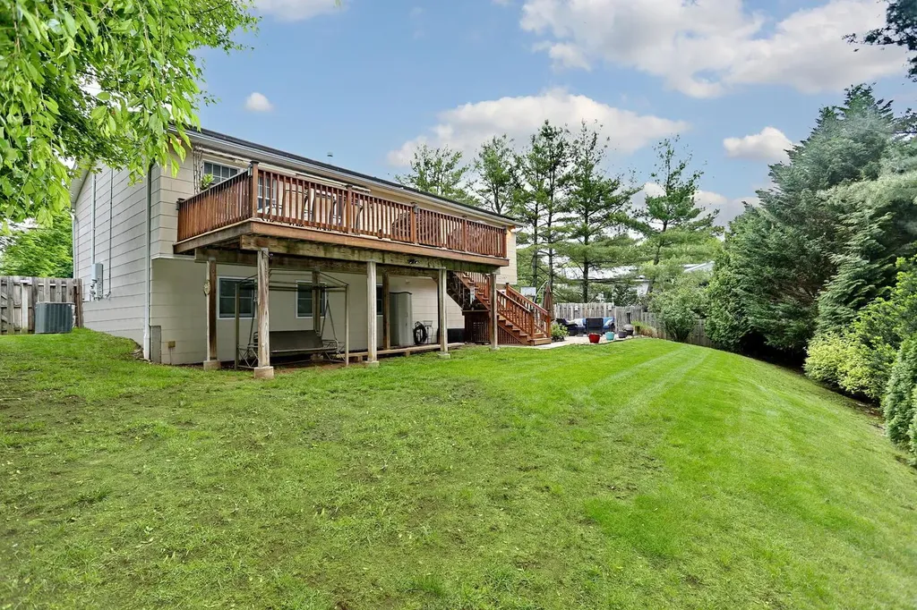 78 S Lilburn Drive Garnerville NY 10923
