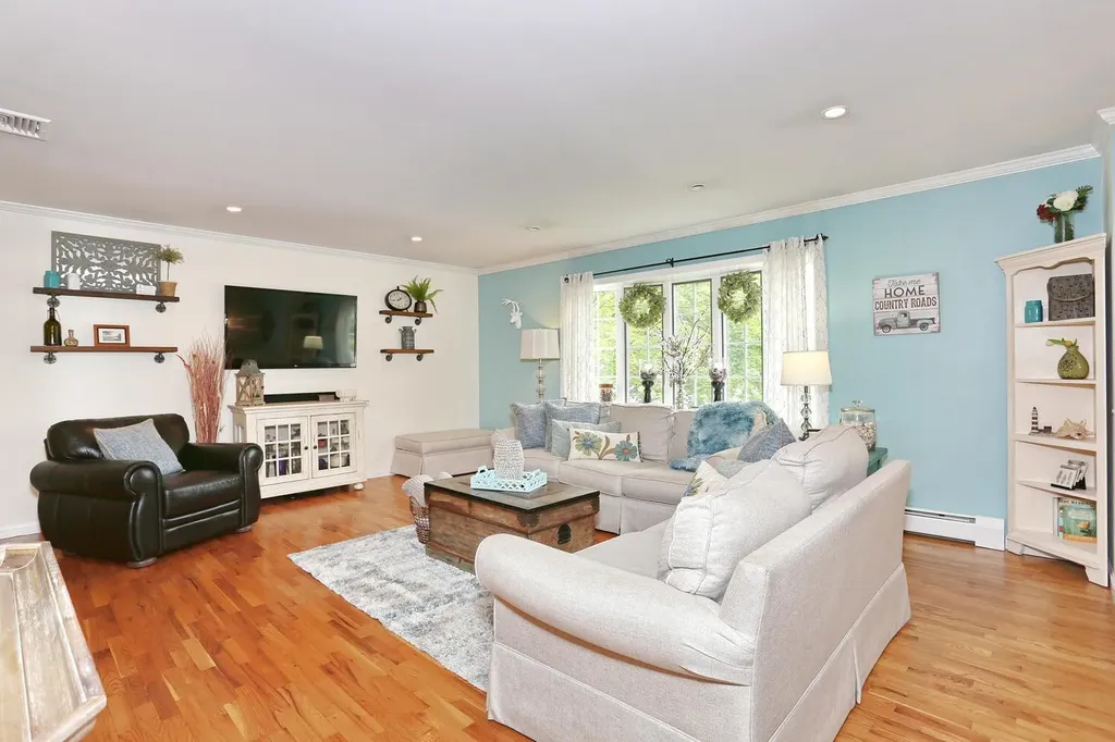 78 S Lilburn Drive Garnerville NY 10923