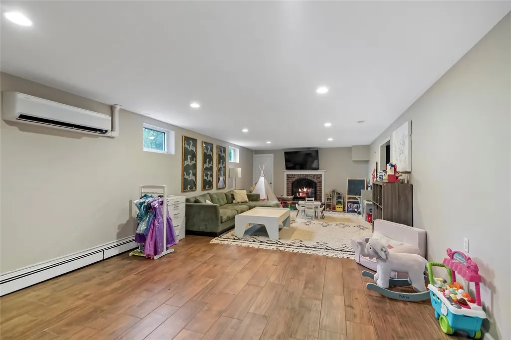 33 W Orchard Road Chappaqua NY 10514