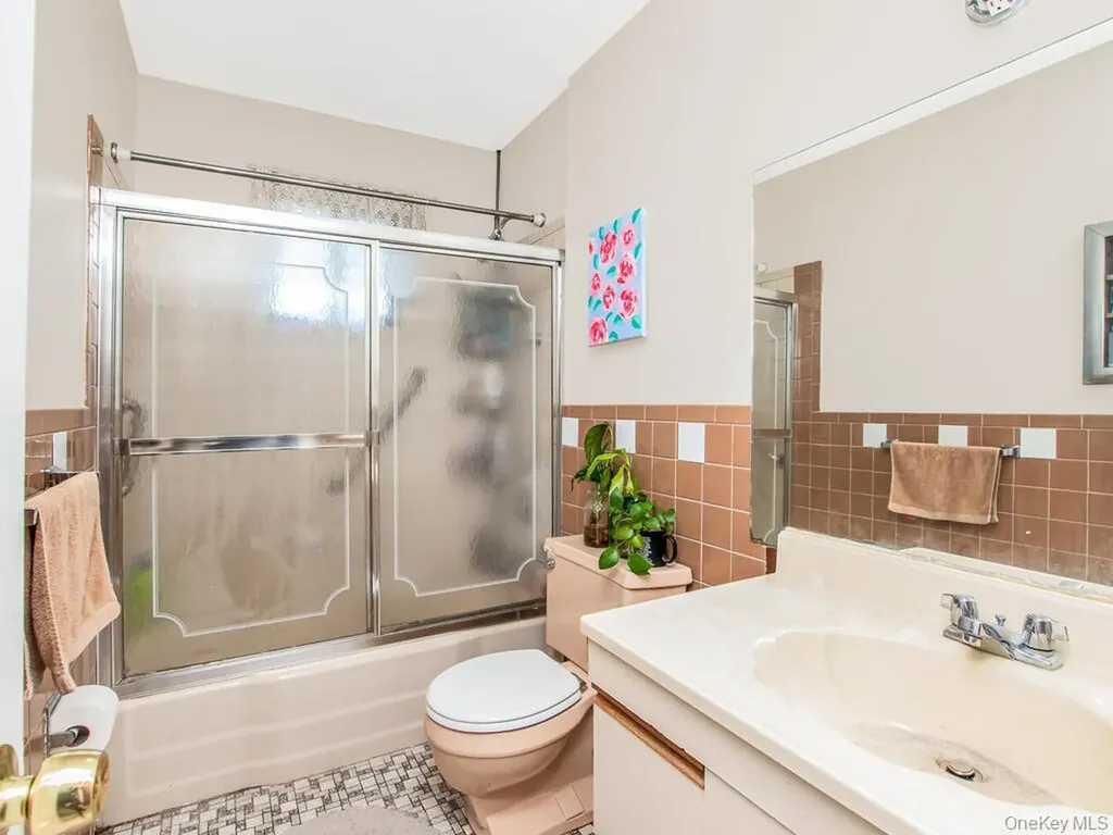 18 South Circle Yonkers NY 10703