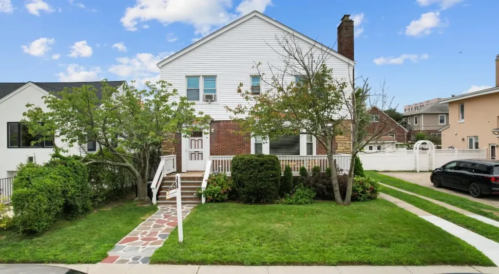 56 W Beech Street Long Beach NY 11561