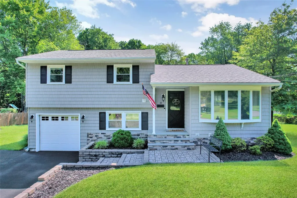 10 Victoria Drive Nanuet NY 10954