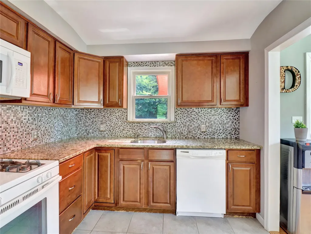 10 Victoria Drive Nanuet NY 10954